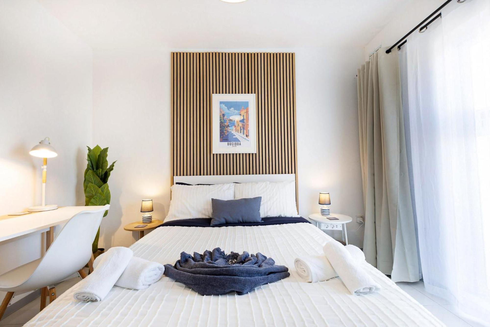 Spacious 2Br Penthouse With A Large Front-Terrace - Close To Bugibba Perched Beach San Pawl il-Baħar Zewnętrze zdjęcie